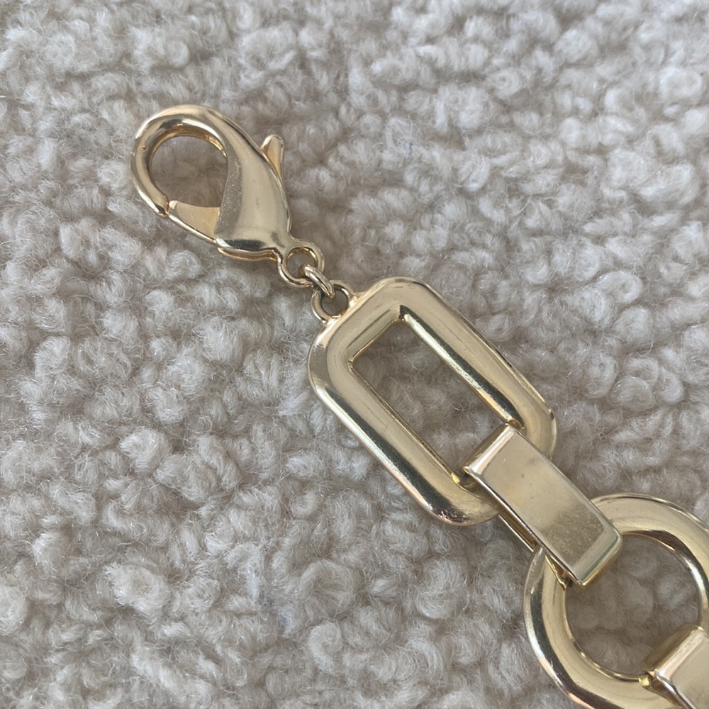 Large Round & Rectangular Shaped 18k Yellow Gold … - image 2